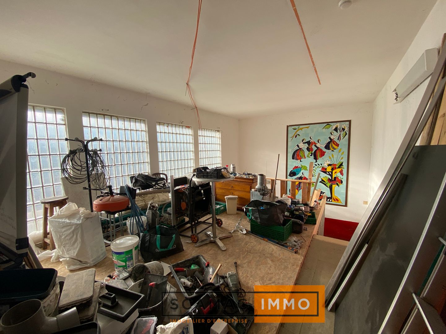 bureau de 544m², Rognac (Bouches-du-Rhône)