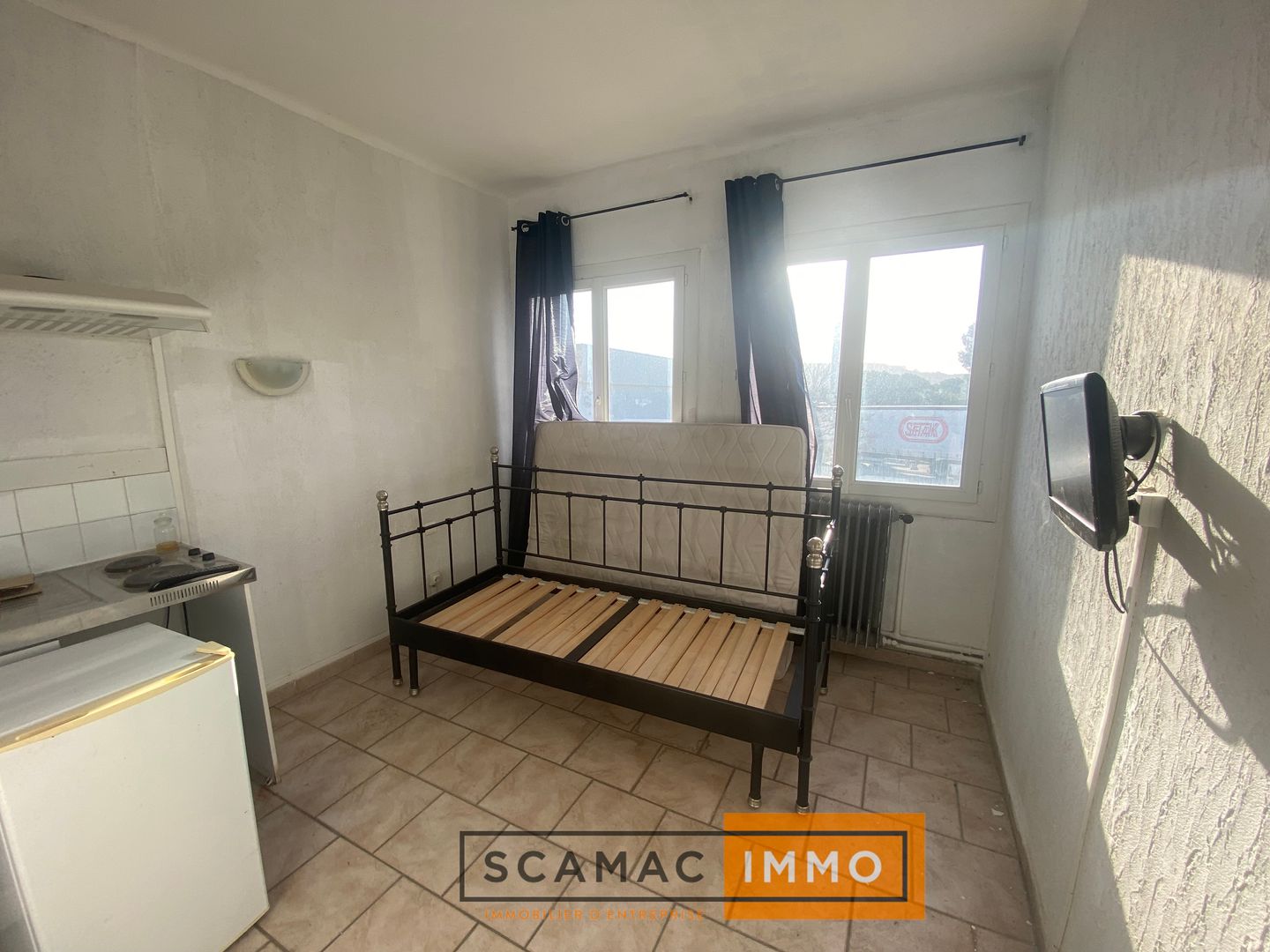 bureau de 544m², Rognac (Bouches-du-Rhône)