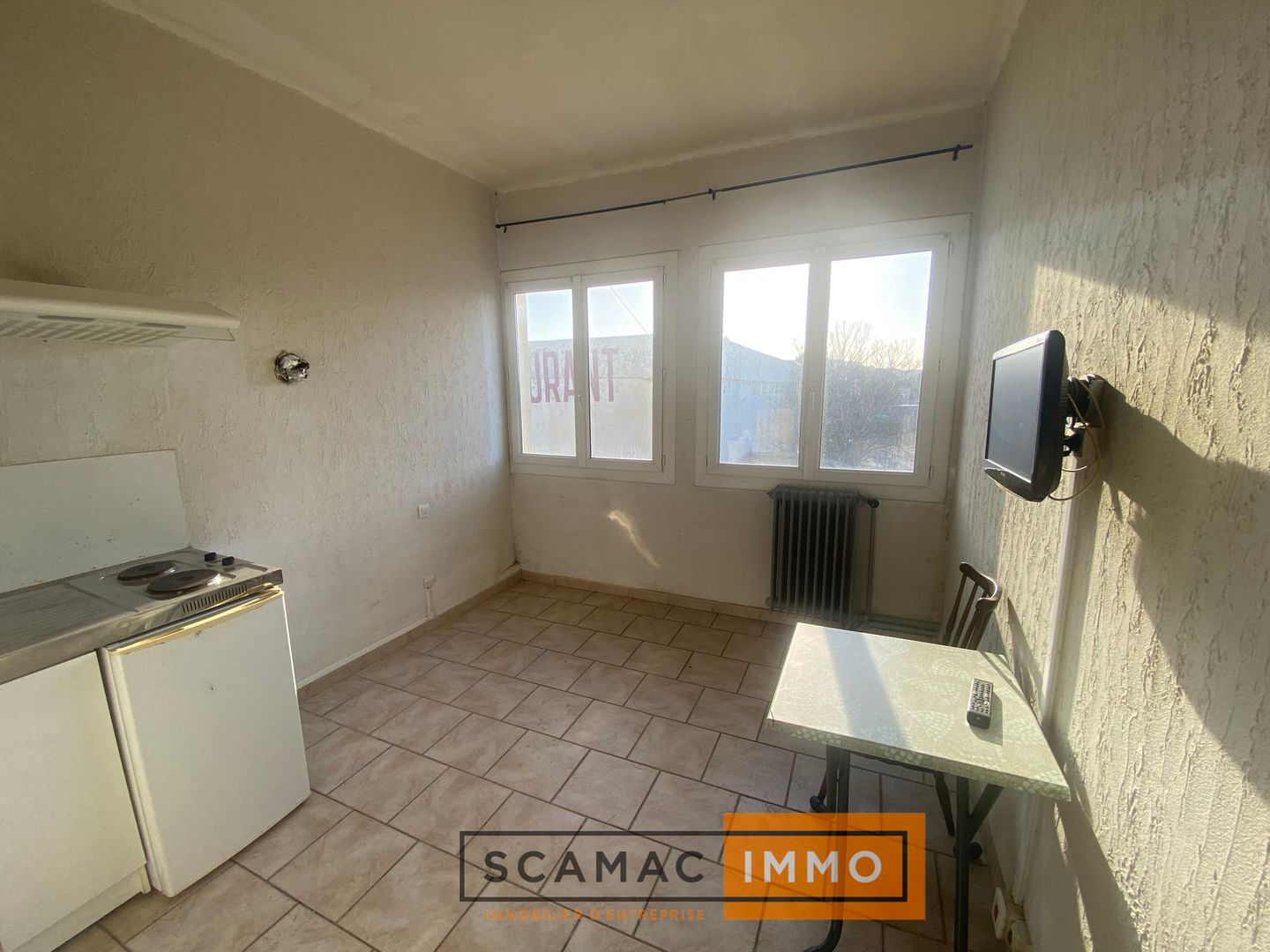 bureau de 544m², Rognac (Bouches-du-Rhône)