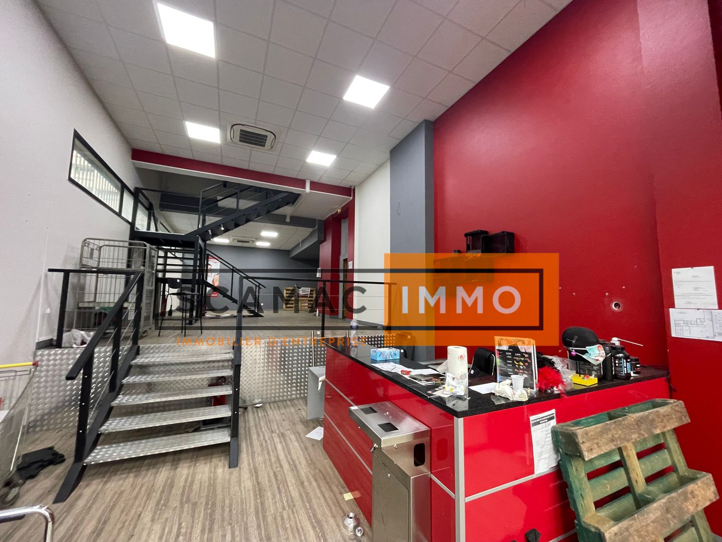 local commercial de 928m², Longjumeau (Essonne)