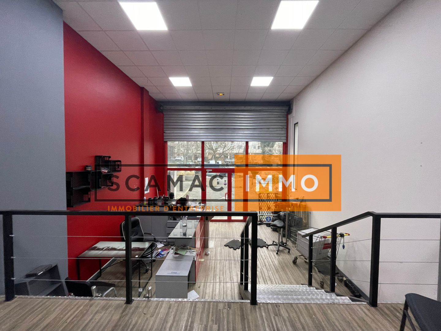 local commercial de 928m², Longjumeau (Essonne)