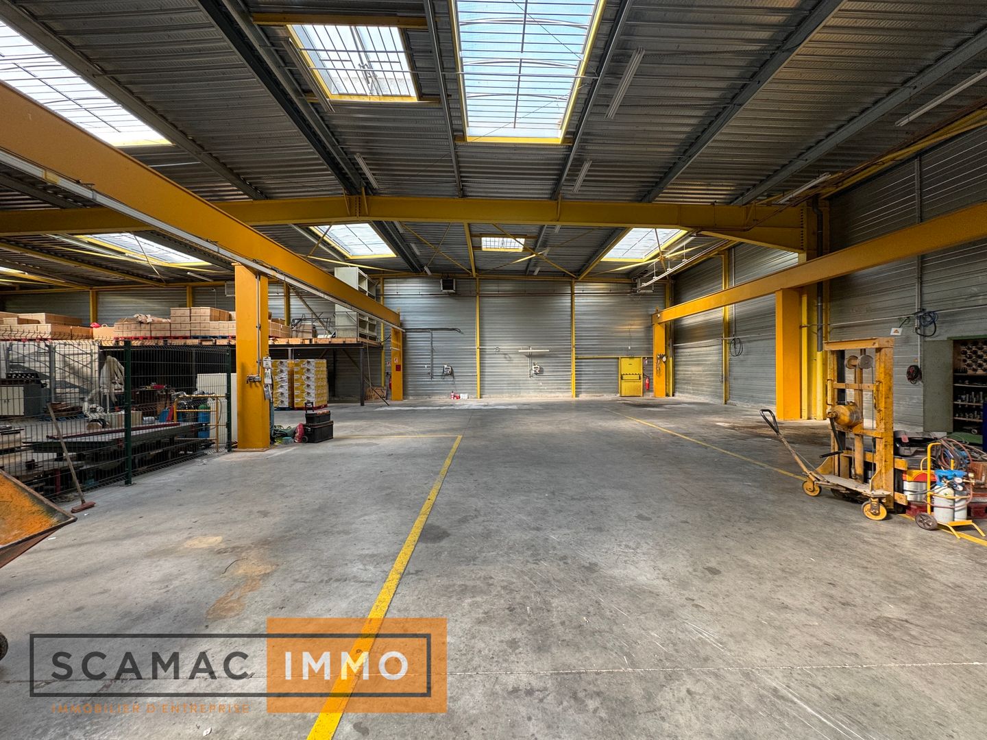 entrepôt de 1&nbsp;483m², La Ville-du-Bois (Essonne)