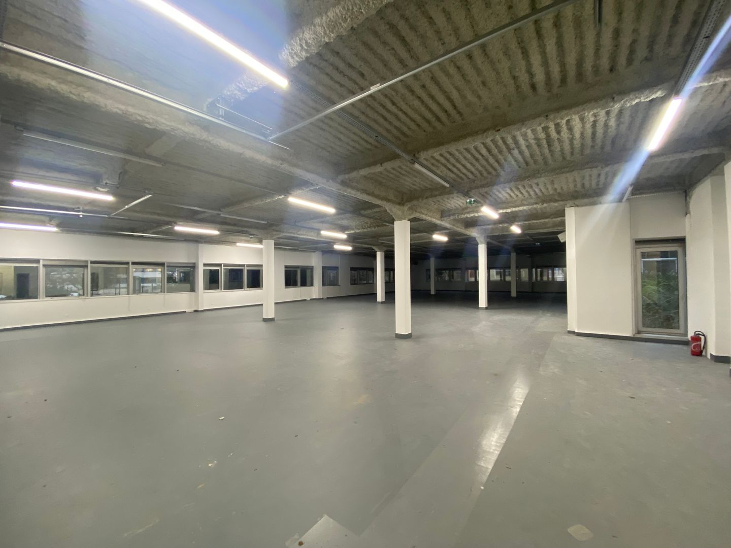 locaux mixtes de 628m², Villebon-sur-Yvette (Essonne)