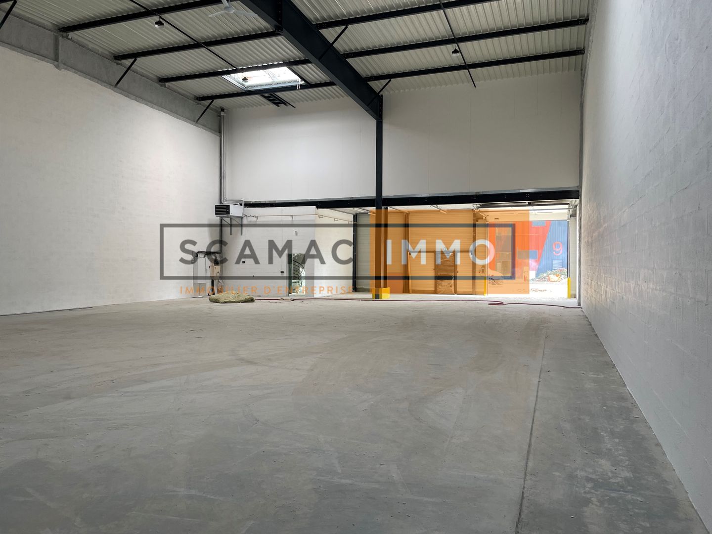 local d'activités de 599m², Saint-Ouen-l'Aumône (Val-d'Oise)