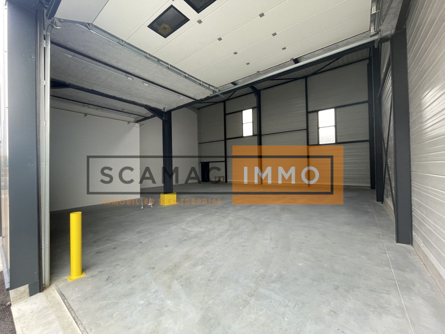 local d'activités de 599m², Saint-Ouen-l'Aumône (Val-d'Oise)