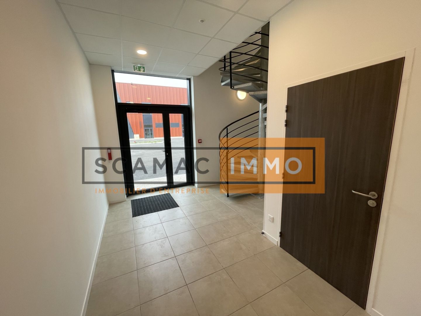 local d'activités de 599m², Saint-Ouen-l'Aumône (Val-d'Oise)