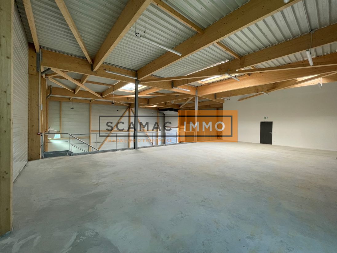 local d'activités de 1&nbsp;426m², Chanteloup-en-Brie (Seine-et-Marne)