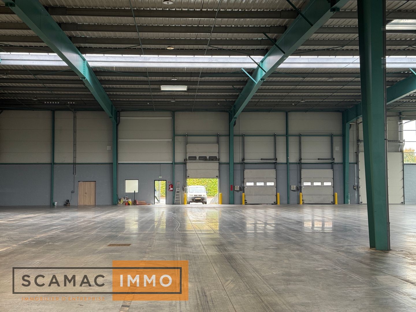 entrepôt de 2 526m², Moissy-Cramayel (Seine-et-Marne)