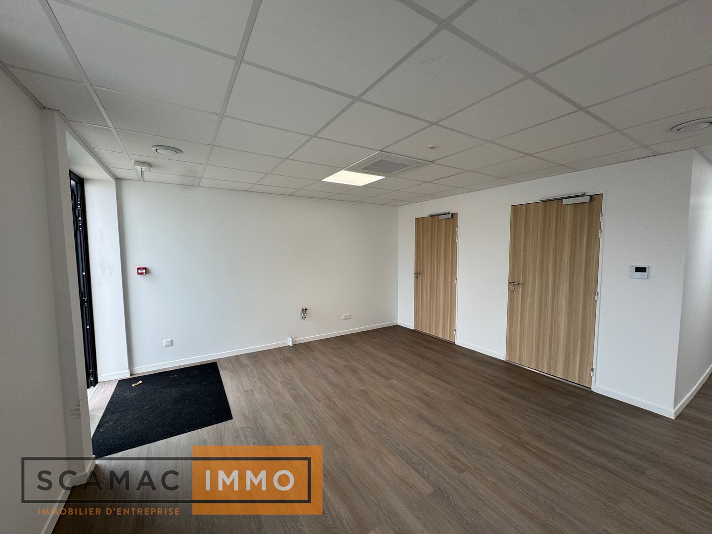 entrepôt de 2 526m², Moissy-Cramayel (Seine-et-Marne)