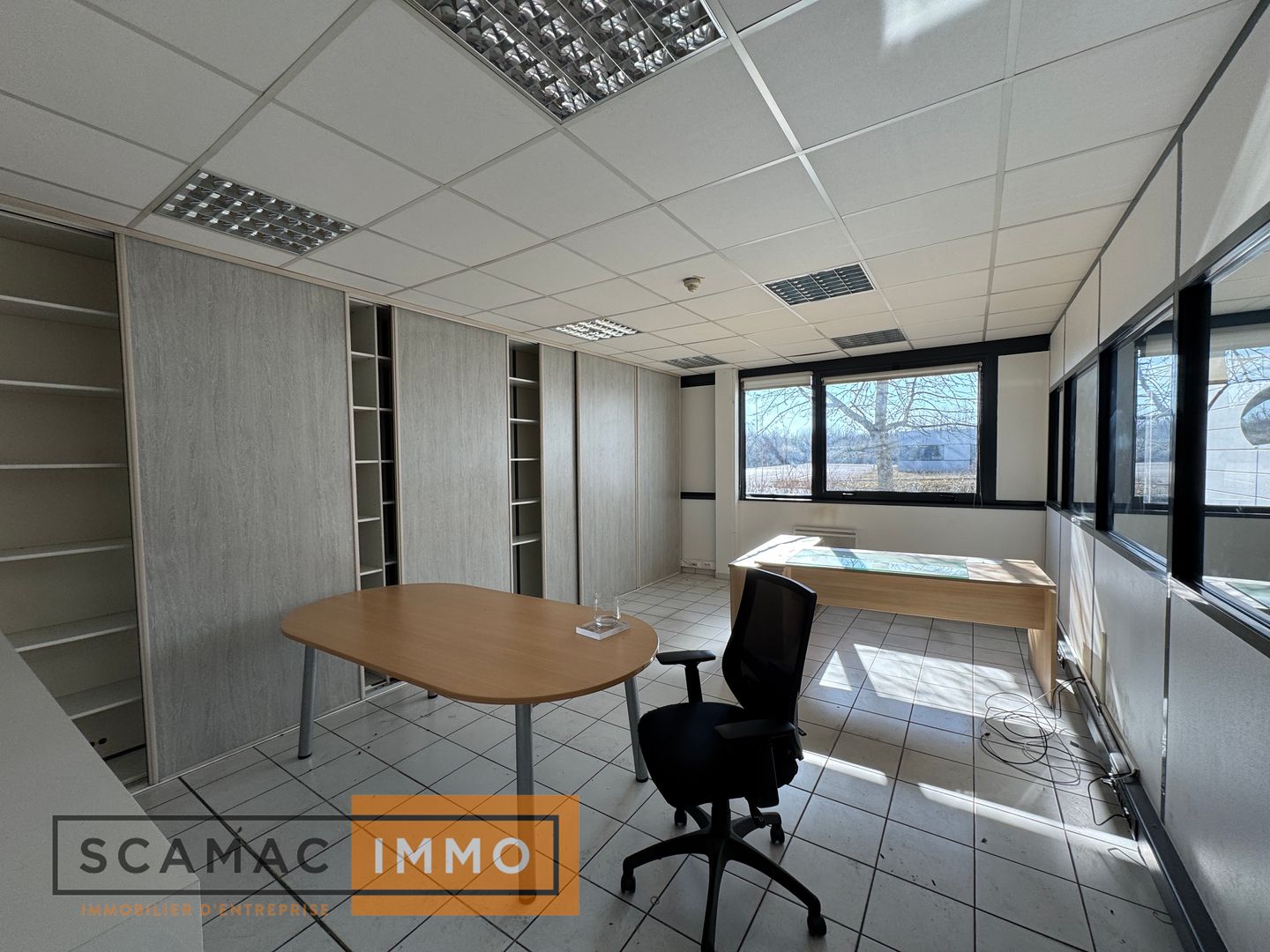 entrepôt de 3 883m², Moissy-Cramayel (Seine-et-Marne)