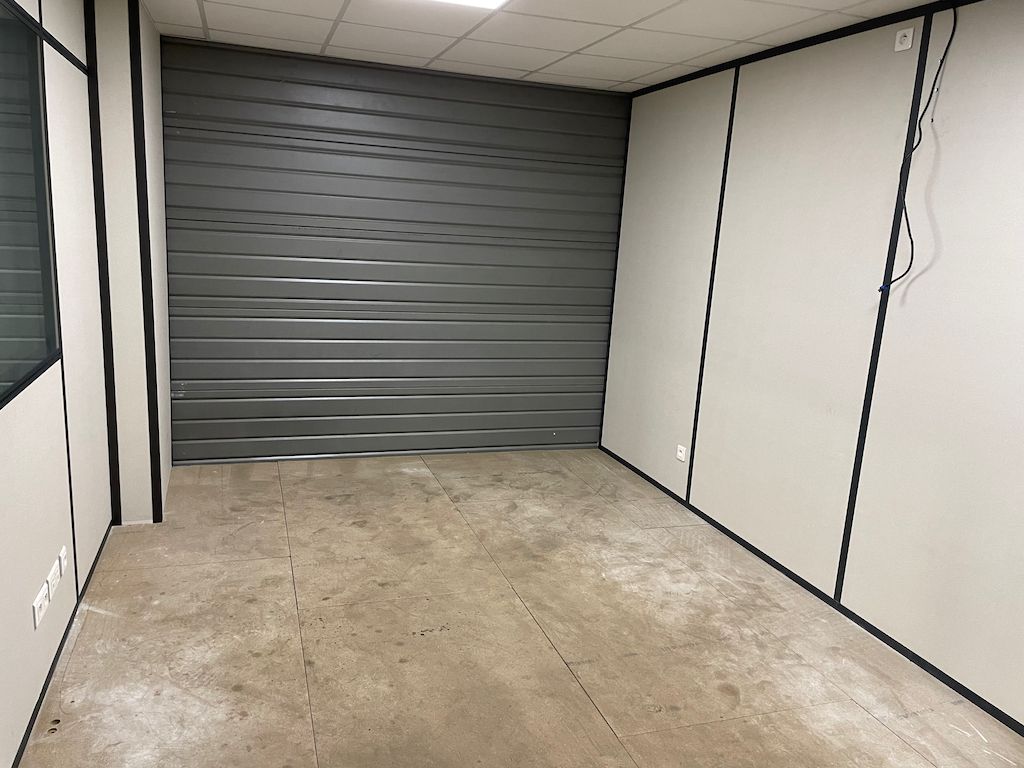 local d'activités de 430m², Fréjus (Var)