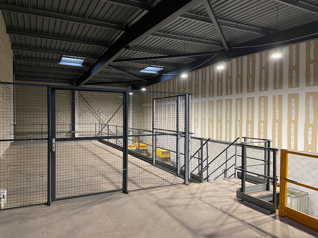 local d'activités de 430m², Fréjus (Var)