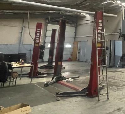 local d'activités de 667m², Angerville (Essonne)