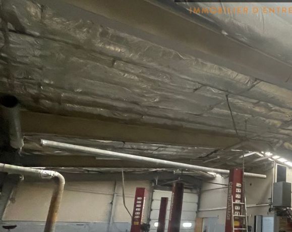 local d'activités de 667m², Angerville (Essonne)