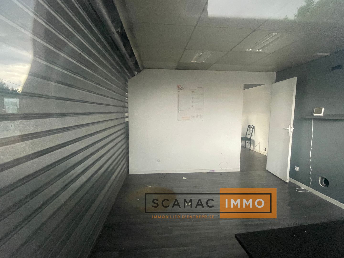 local d'activités de 667m², Angerville (Essonne)