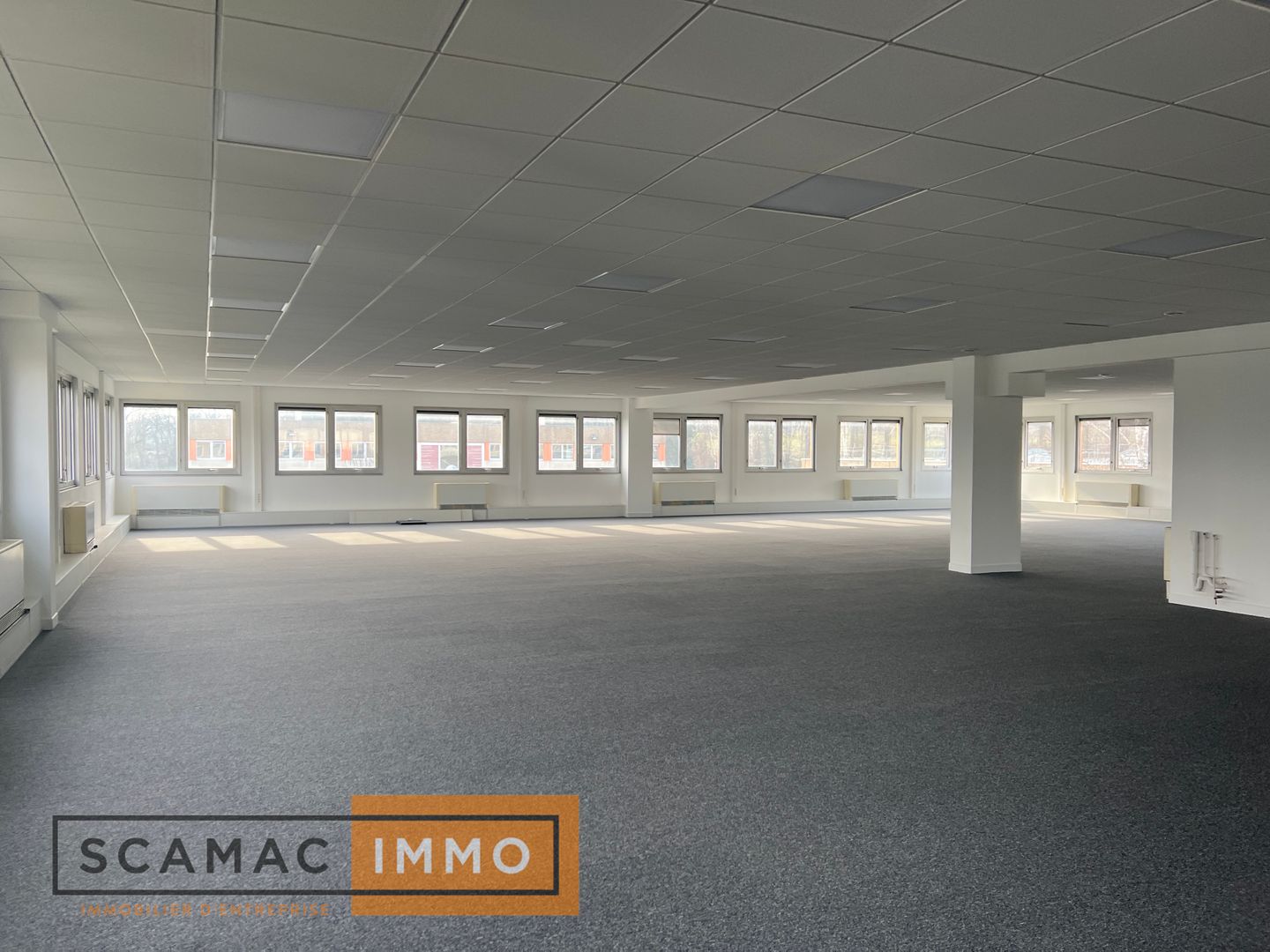 bureau de 1 500m², Ris-Orangis (Essonne)