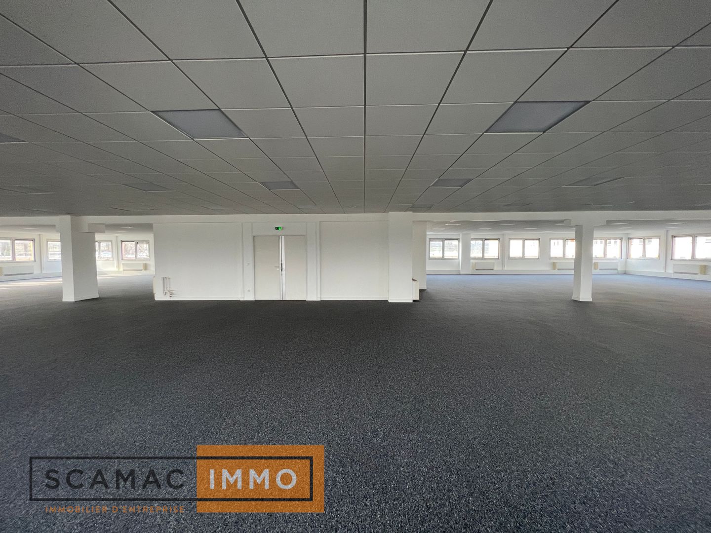 bureau de 1 500m², Ris-Orangis (Essonne)