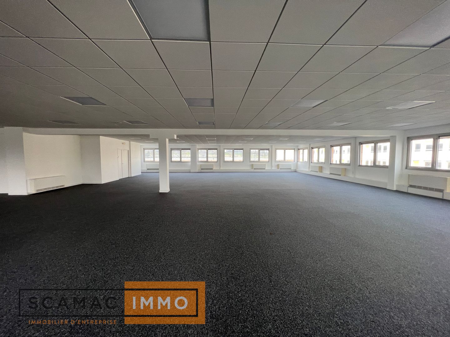 bureau de 1 500m², Ris-Orangis (Essonne)