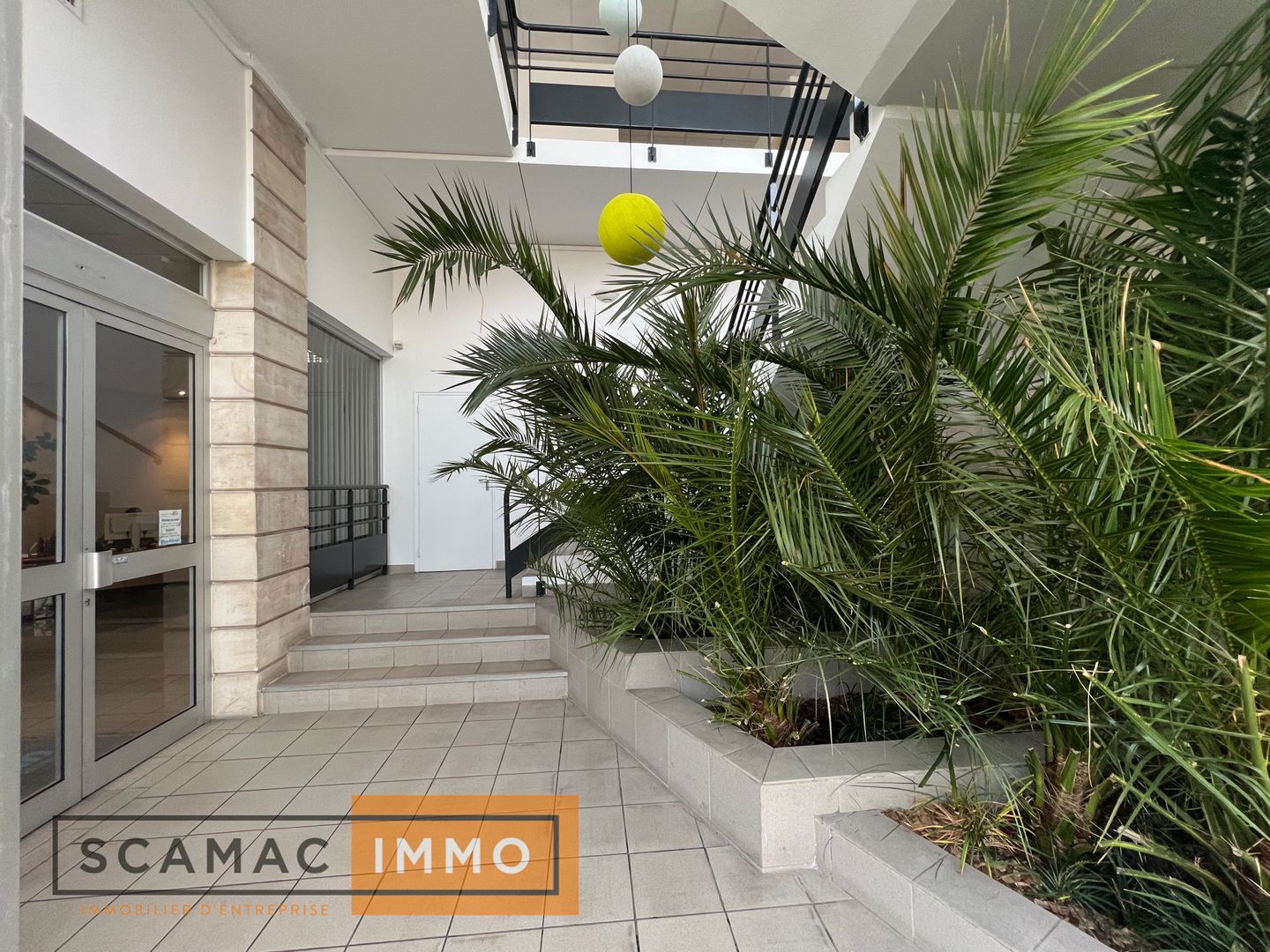 bureau de 1&nbsp;500m², Ris-Orangis (Essonne)