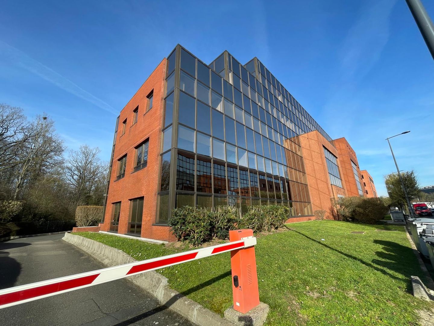 local d'activités de 302m², Meudon (Hauts-de-Seine)