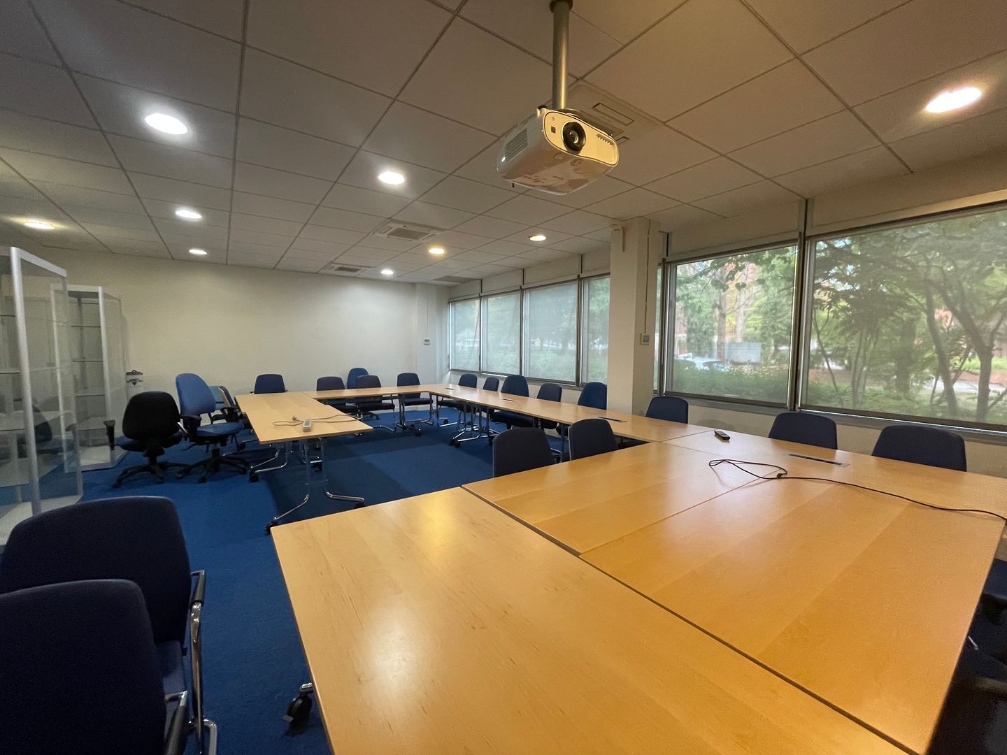 local d'activités de 245m², Meudon (Hauts-de-Seine)