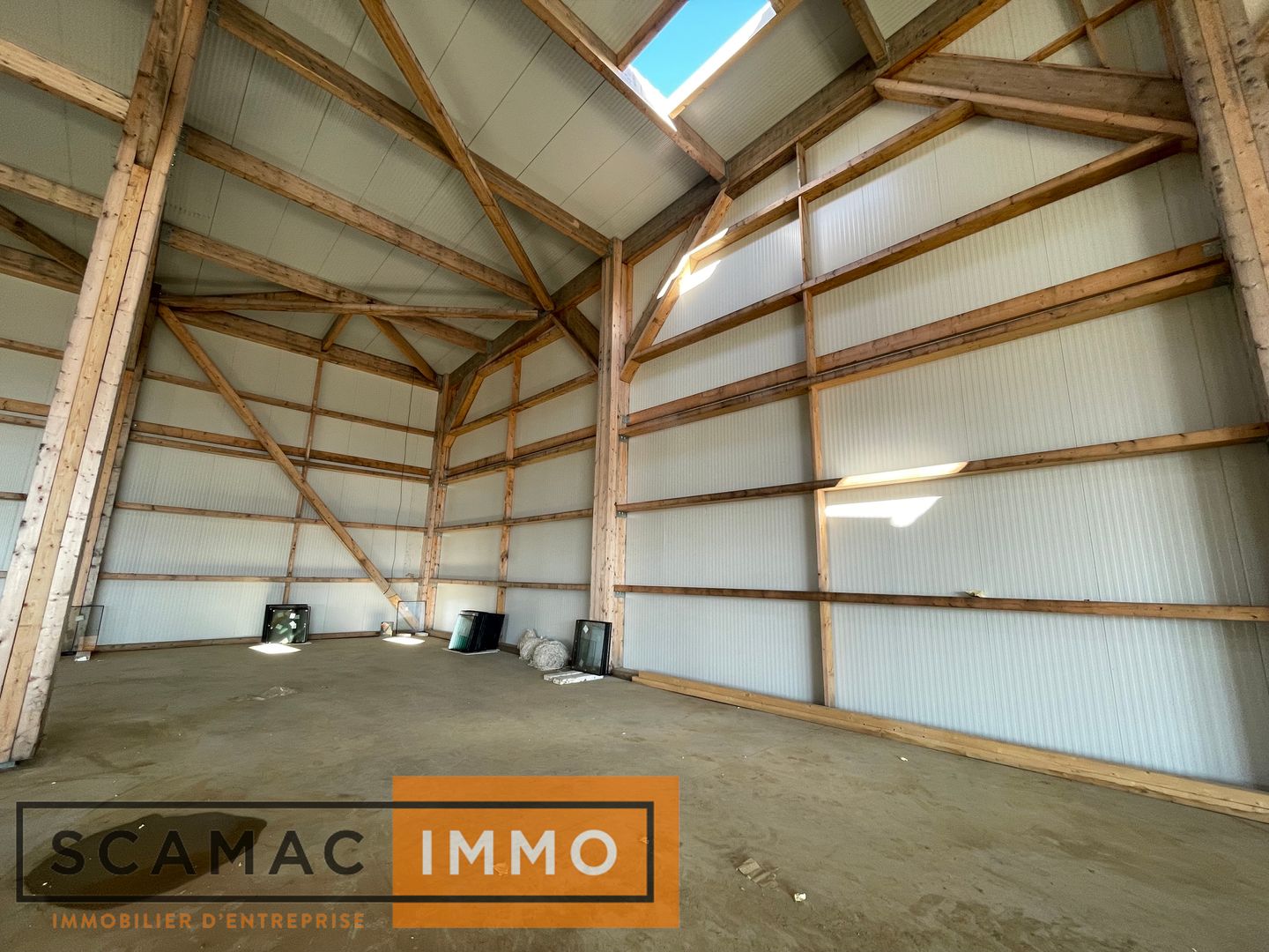 local d'activités de 707m², Limoges-Fourches (Seine-et-Marne)