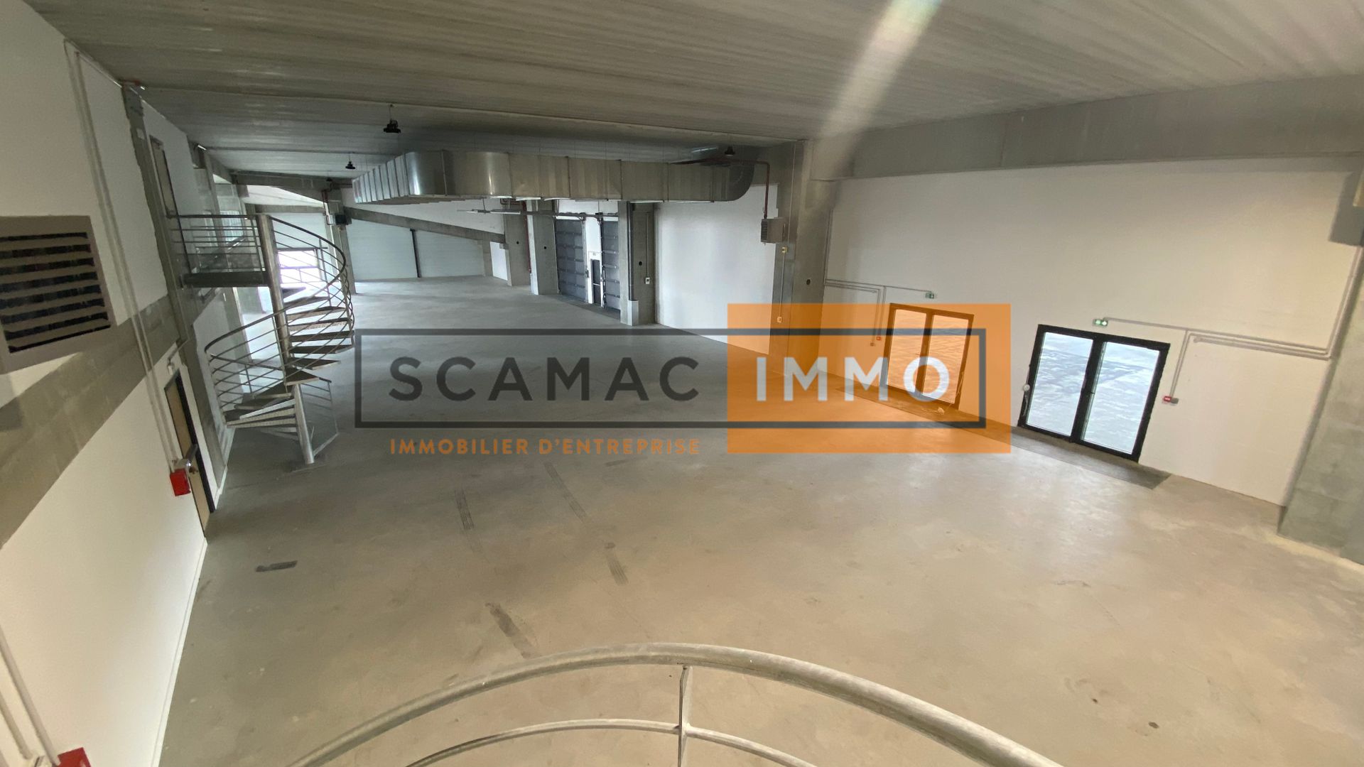 local d'activités de 831m², Colombes (Hauts-de-Seine)