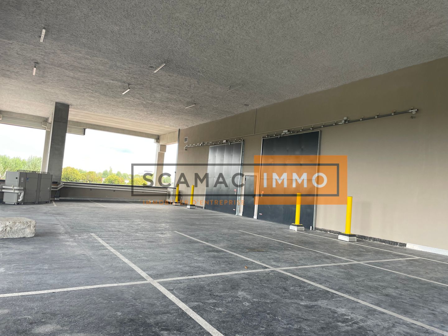 local d'activités de 1 757m², Colombes (Hauts-de-Seine)