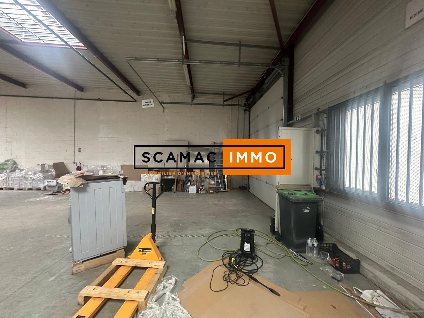 local d'activités de 674m², Franconville (Val-d'Oise)