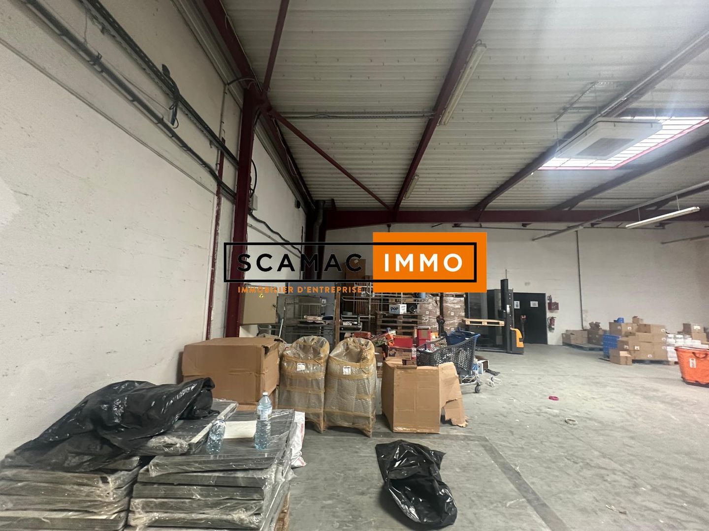 local d'activités de 674m², Franconville (Val-d'Oise)