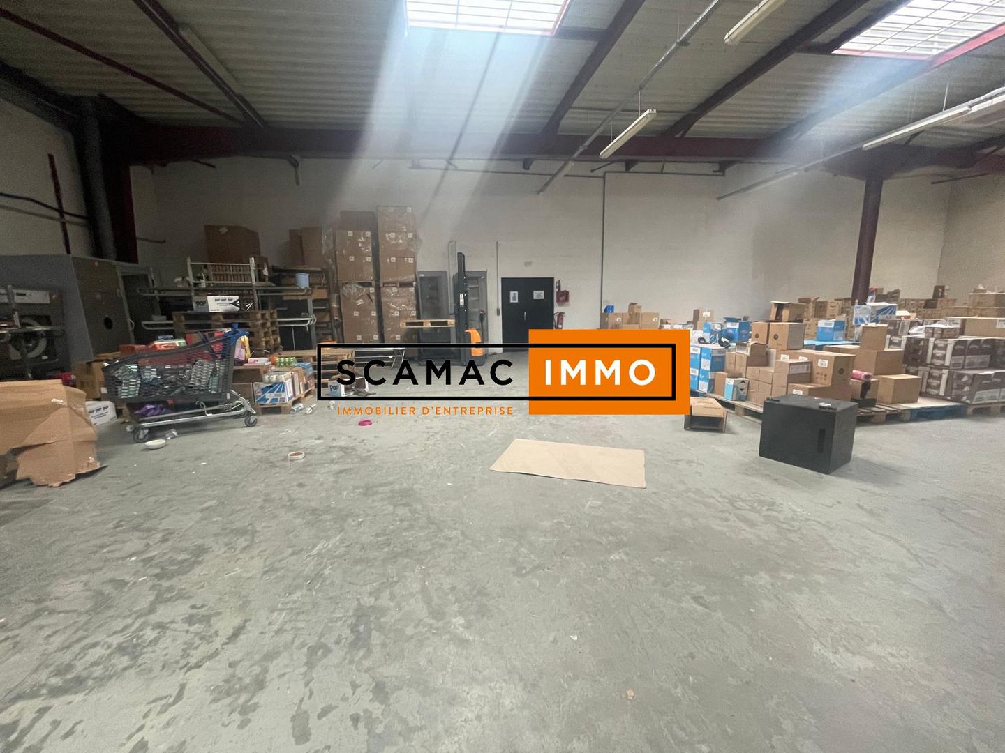 local d'activités de 674m², Franconville (Val-d'Oise)