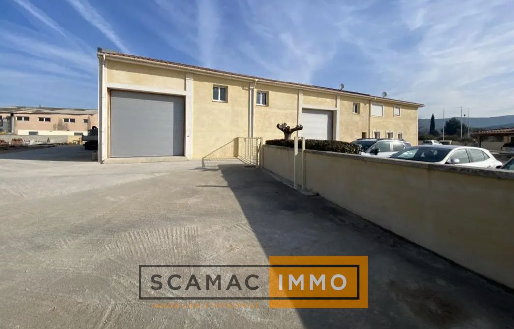 local d'activités de 440m², Rognac (Bouches-du-Rhône)