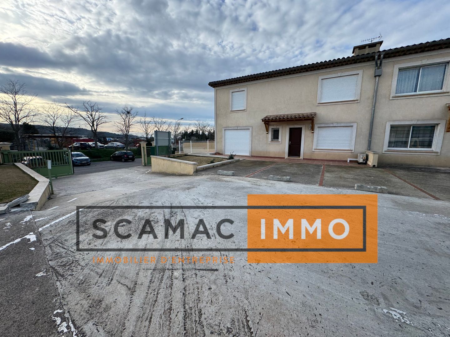 bureau de 360m², Rognac (Bouches-du-Rhône)