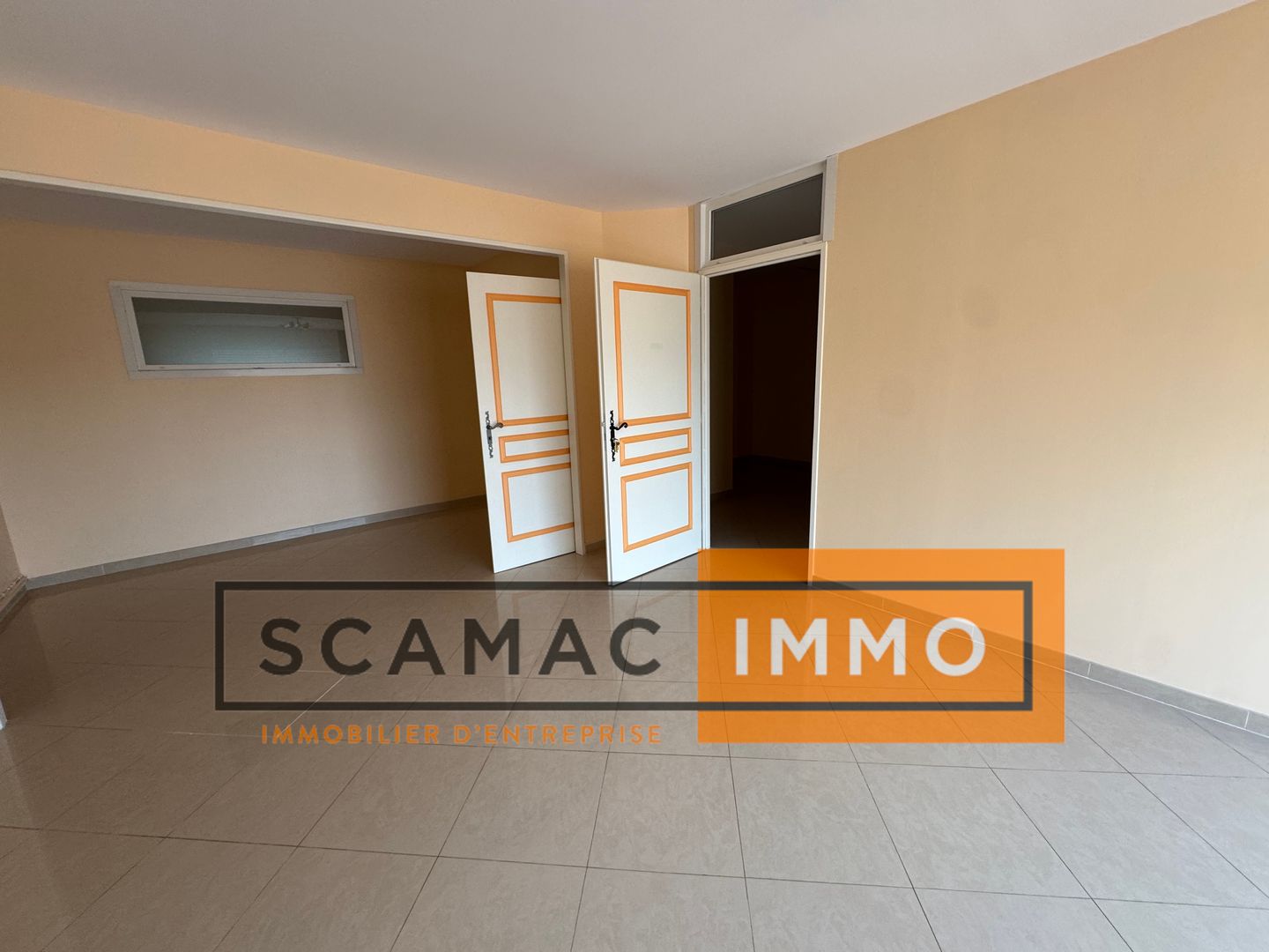 bureau de 360m², Rognac (Bouches-du-Rhône)