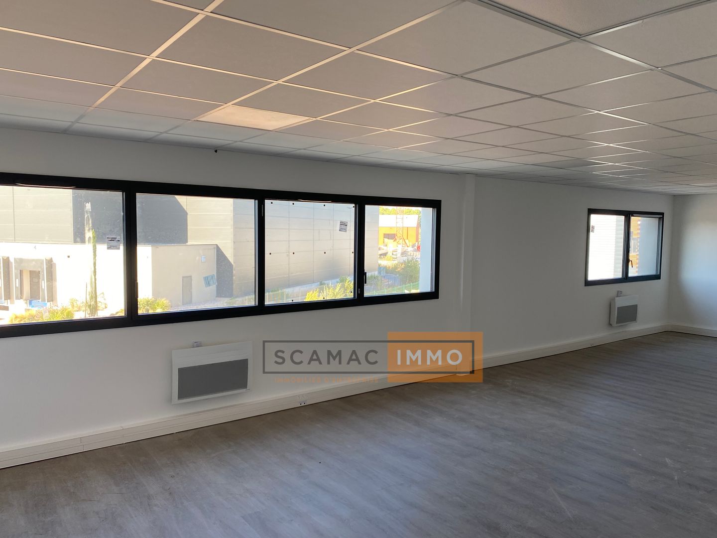 entrepôt de 329m², Brignoles (Var)