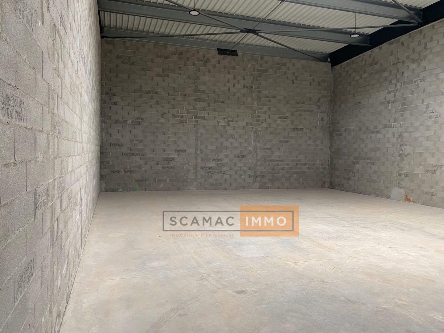 entrepôt de 329m², Brignoles (Var)