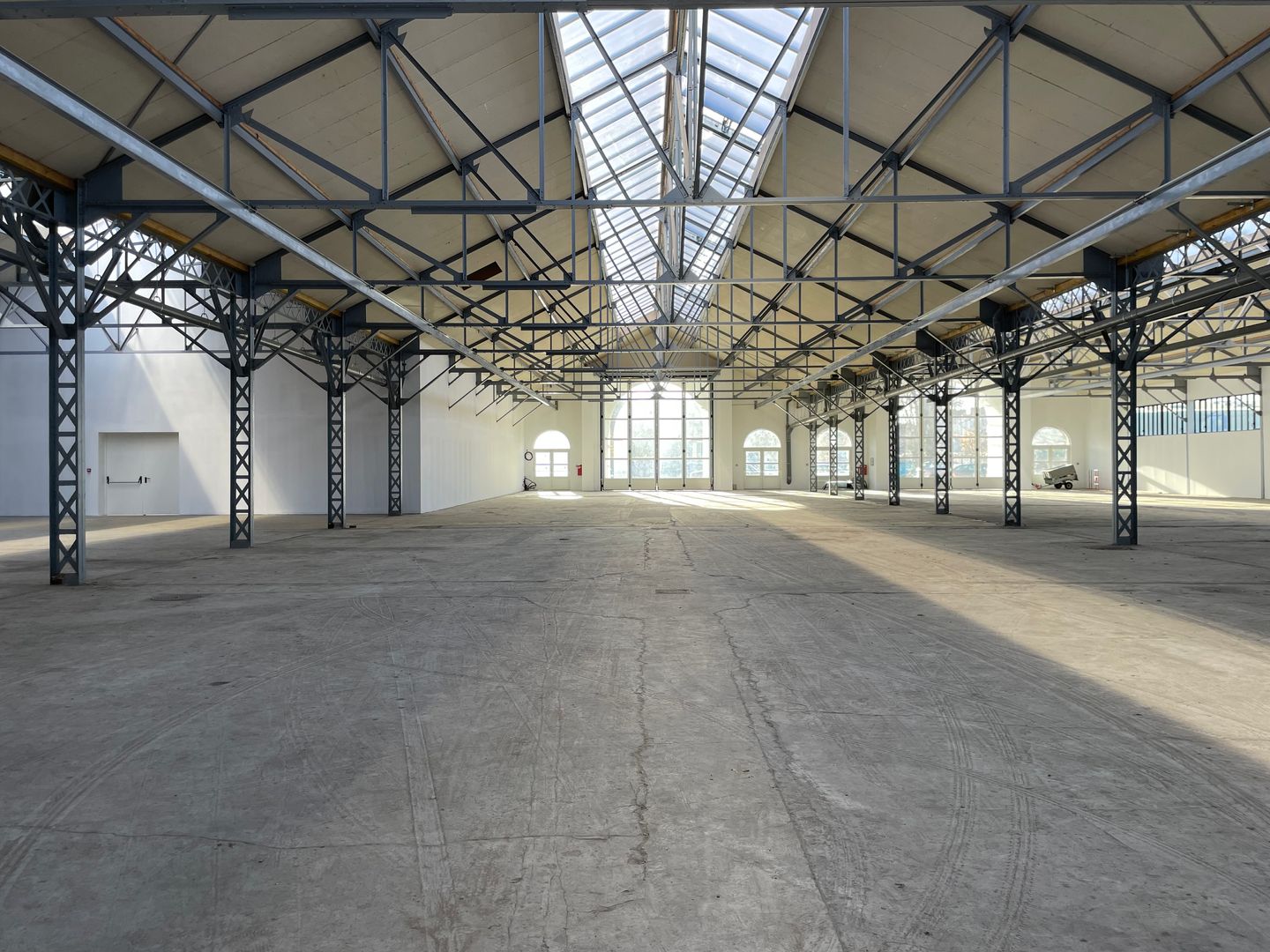 entrepôt de 2&nbsp;763m², Ivry-sur-Seine (Val-de-Marne)