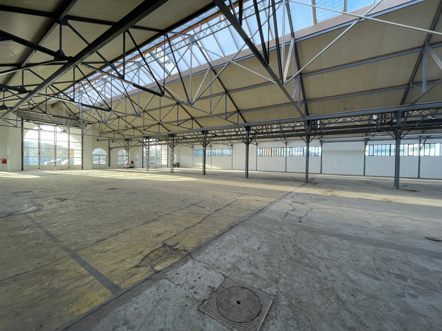 entrepôt de 2&nbsp;763m², Ivry-sur-Seine (Val-de-Marne)