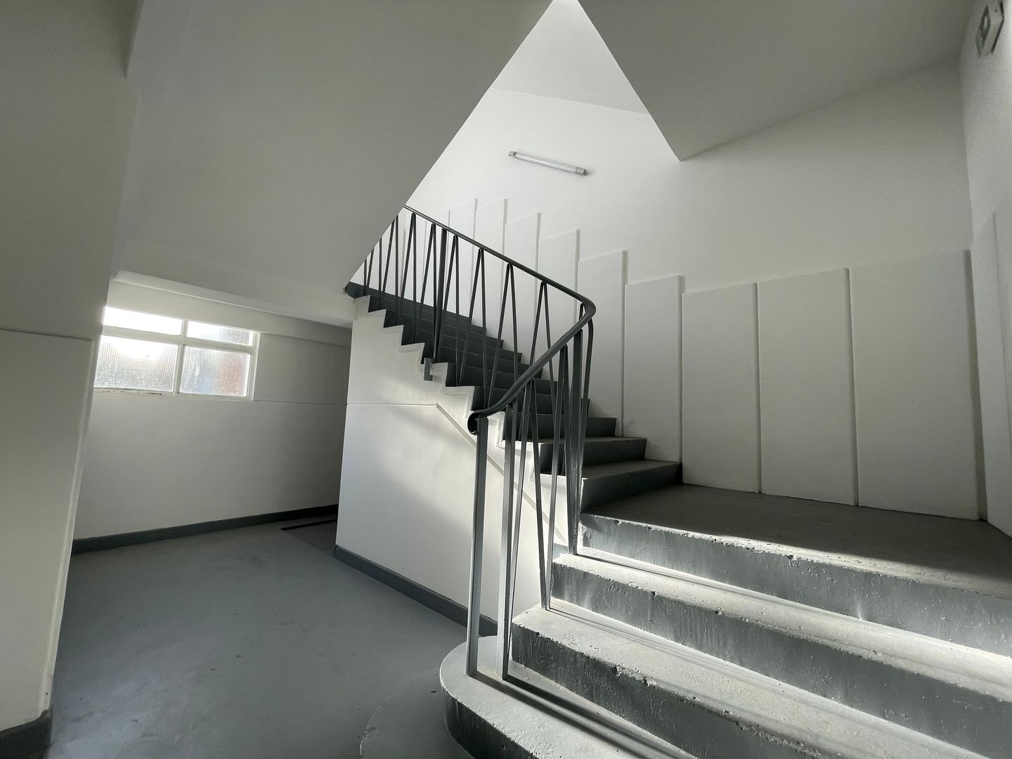 entrepôt de 2&nbsp;763m², Ivry-sur-Seine (Val-de-Marne)