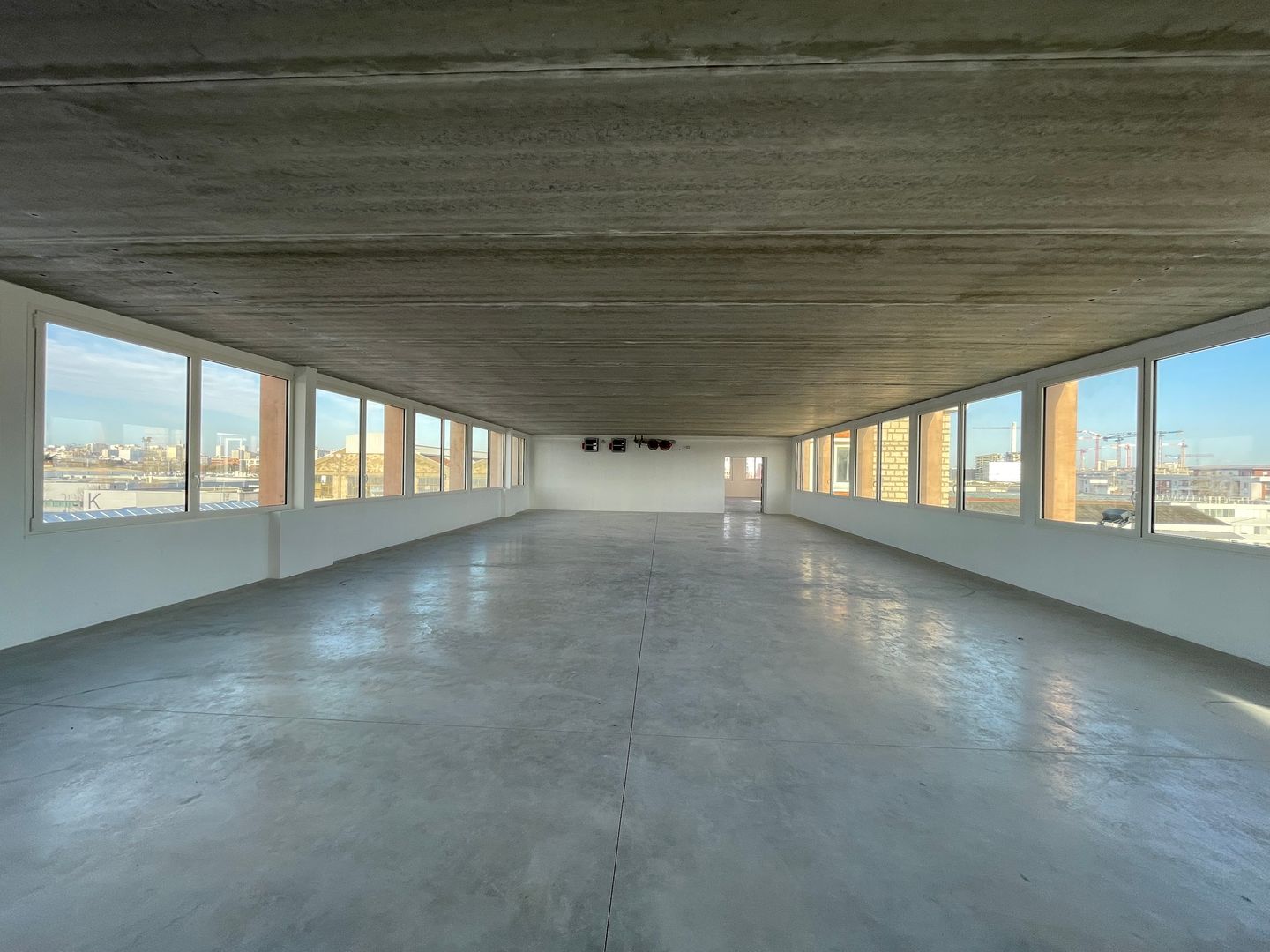 entrepôt de 2&nbsp;763m², Ivry-sur-Seine (Val-de-Marne)