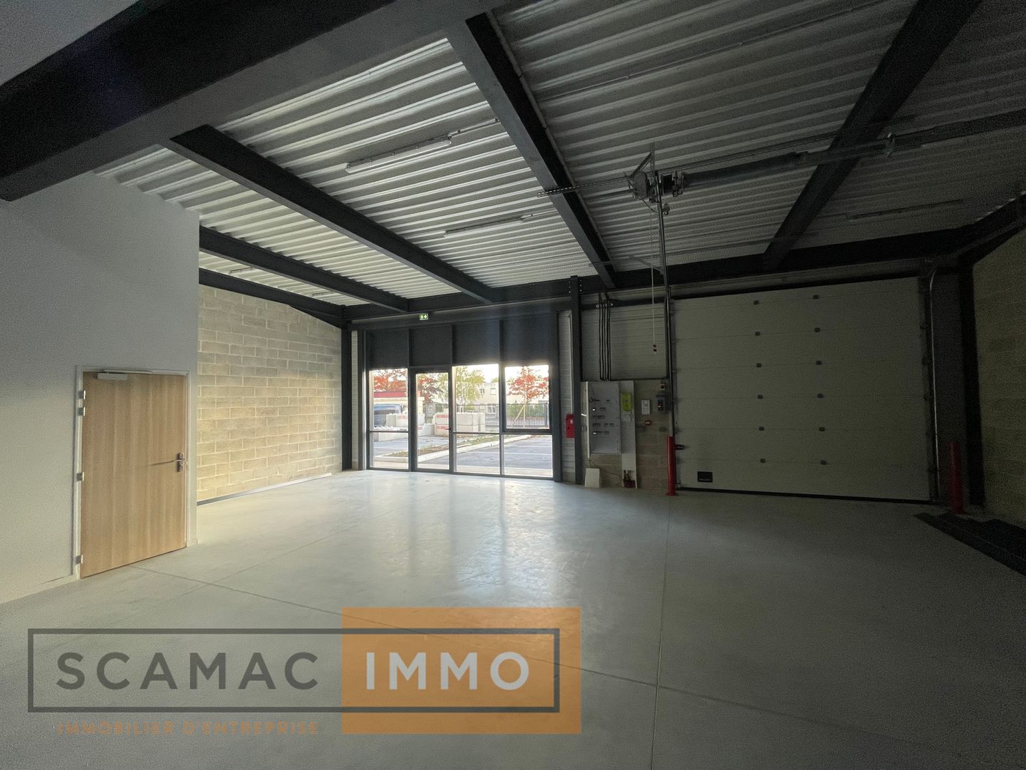 local d'activités de 756m², Bondoufle (Essonne)