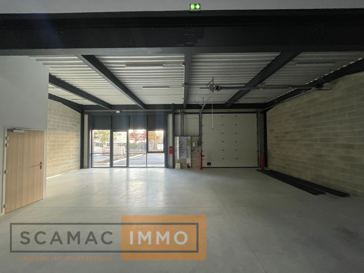 local d'activités de 756m², Bondoufle (Essonne)