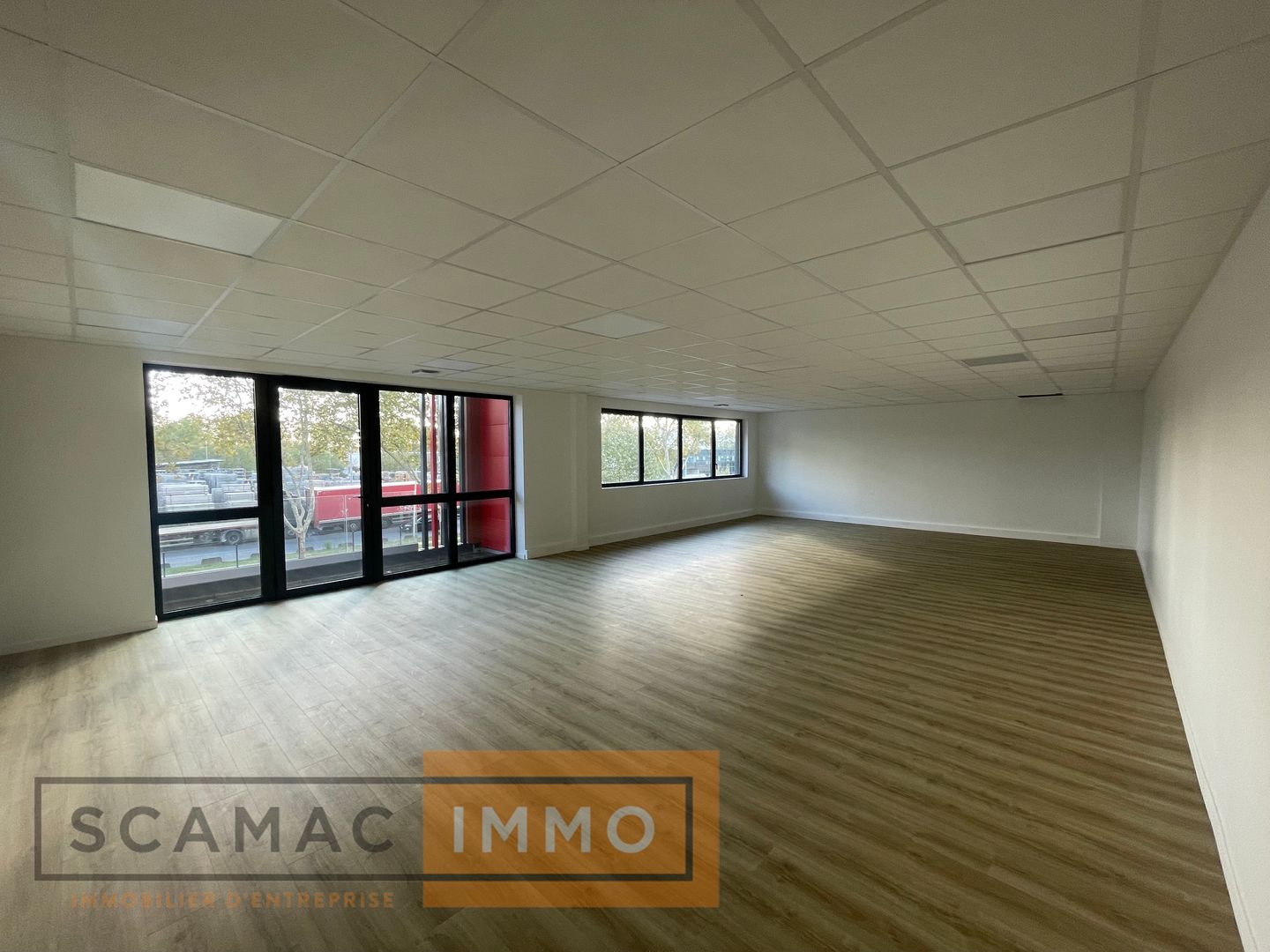 local d'activités de 756m², Bondoufle (Essonne)