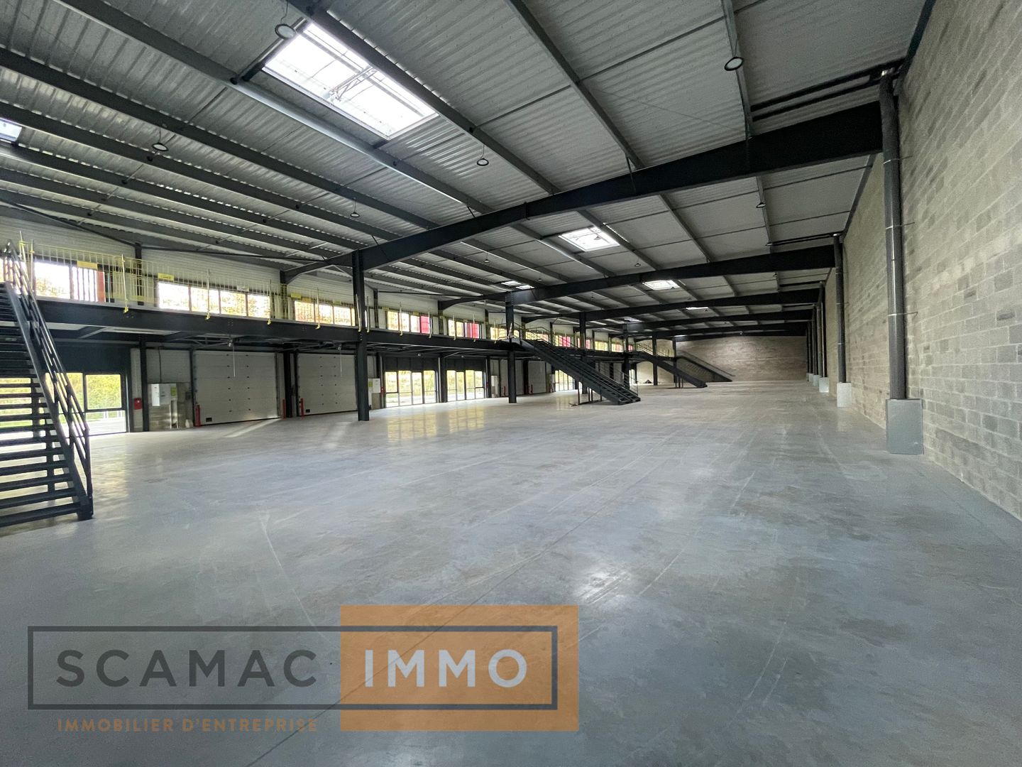 local d'activités de 756m², Bondoufle (Essonne)
