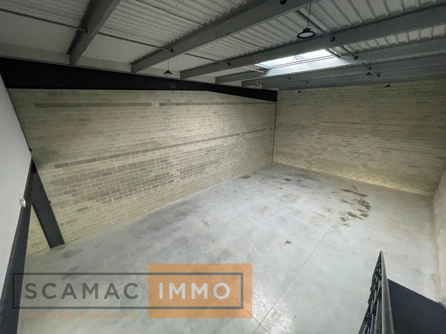 local d'activités de 1 134m², Bondoufle (Essonne)