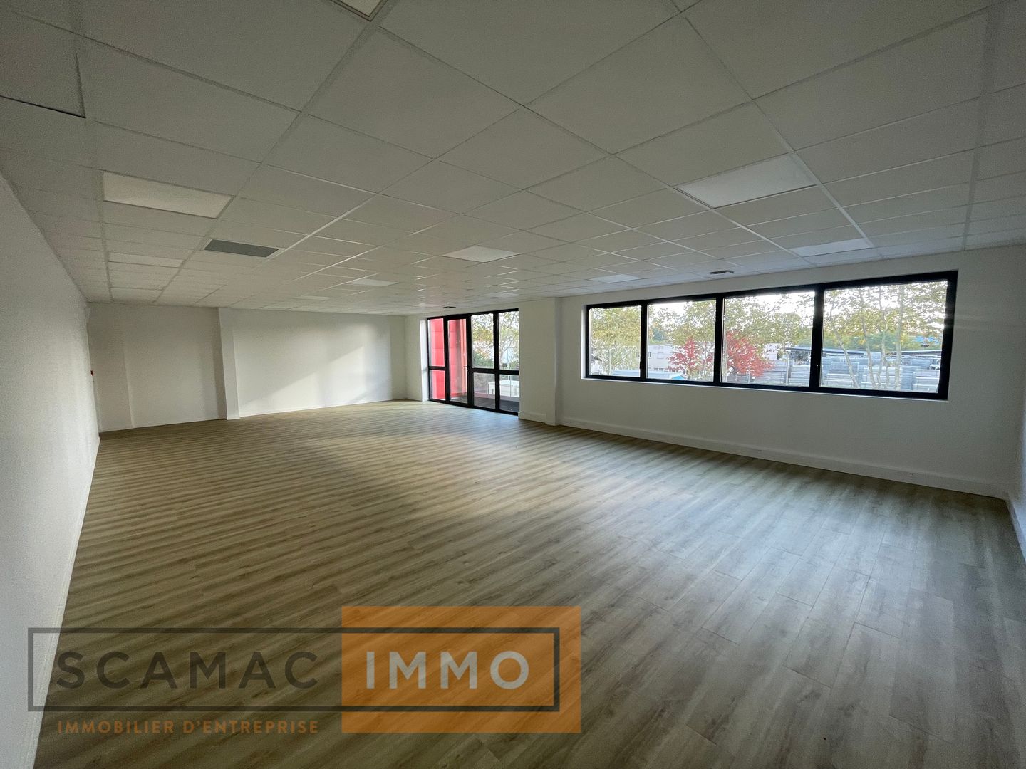 local d'activités de 1 134m², Bondoufle (Essonne)