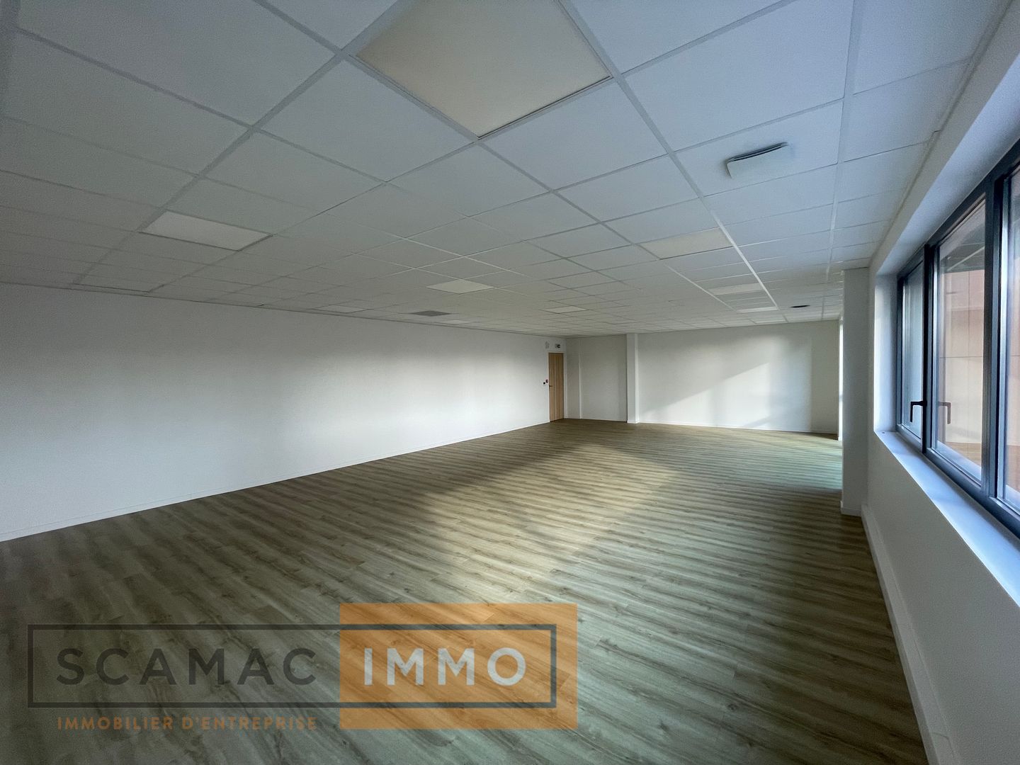 local d'activités de 1 134m², Bondoufle (Essonne)