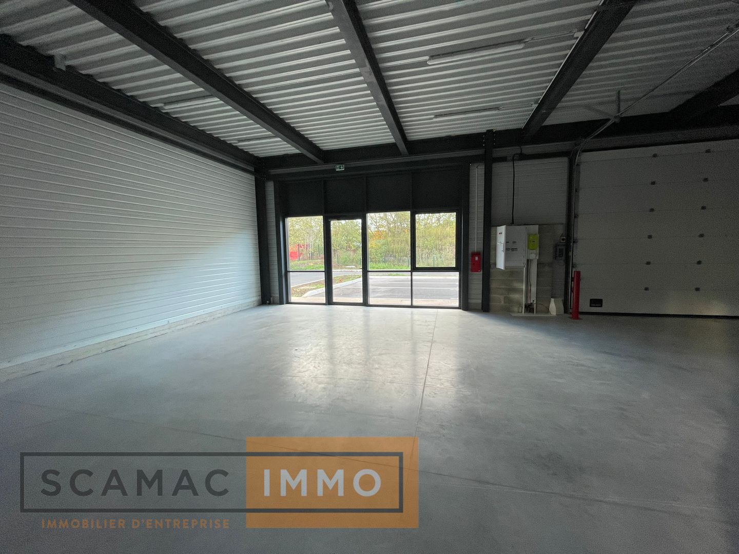 local d'activités de 1 134m², Bondoufle (Essonne)
