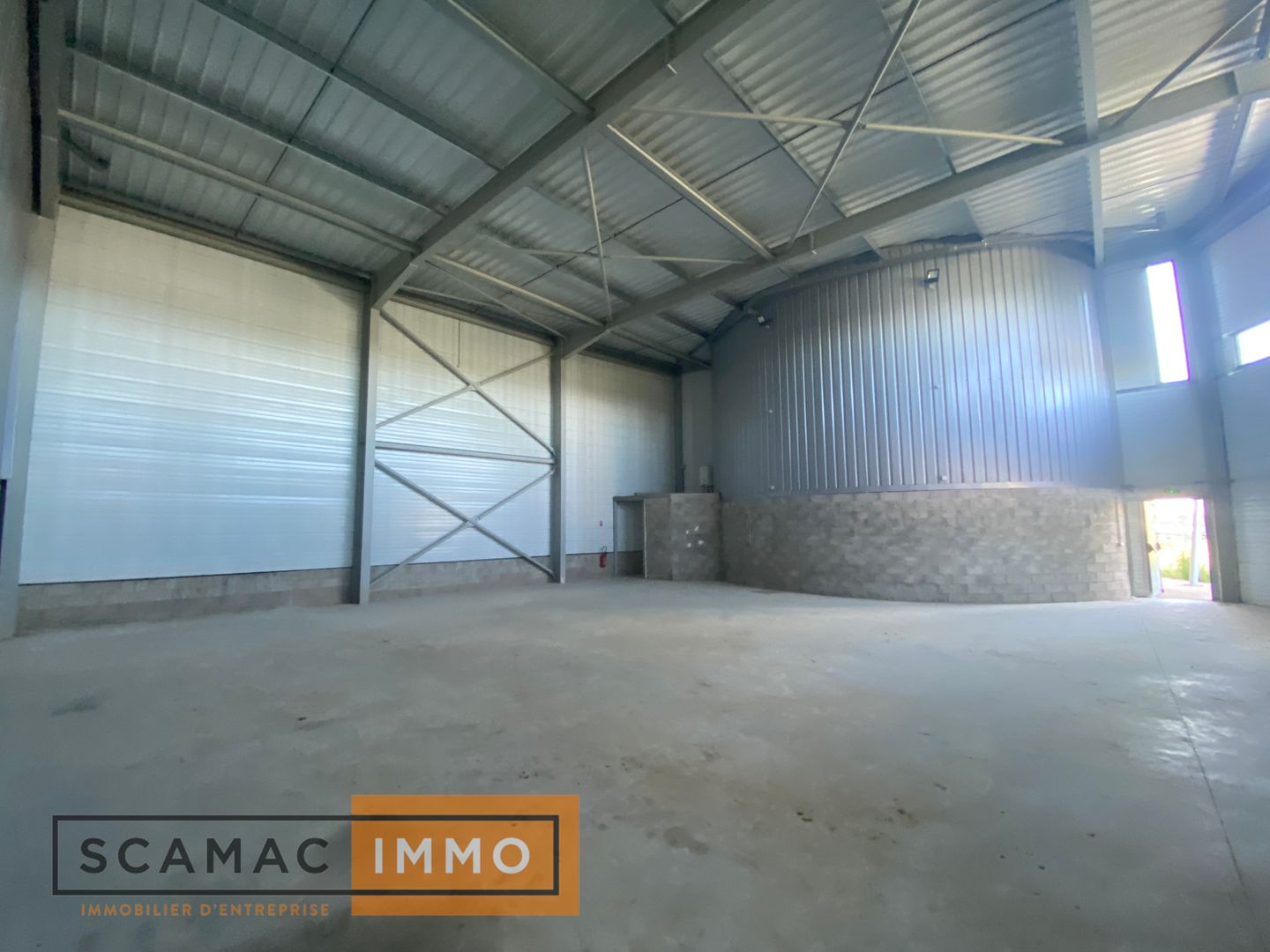 local d'activités de 280m², Saint-Pierre-du-Perray (Essonne)