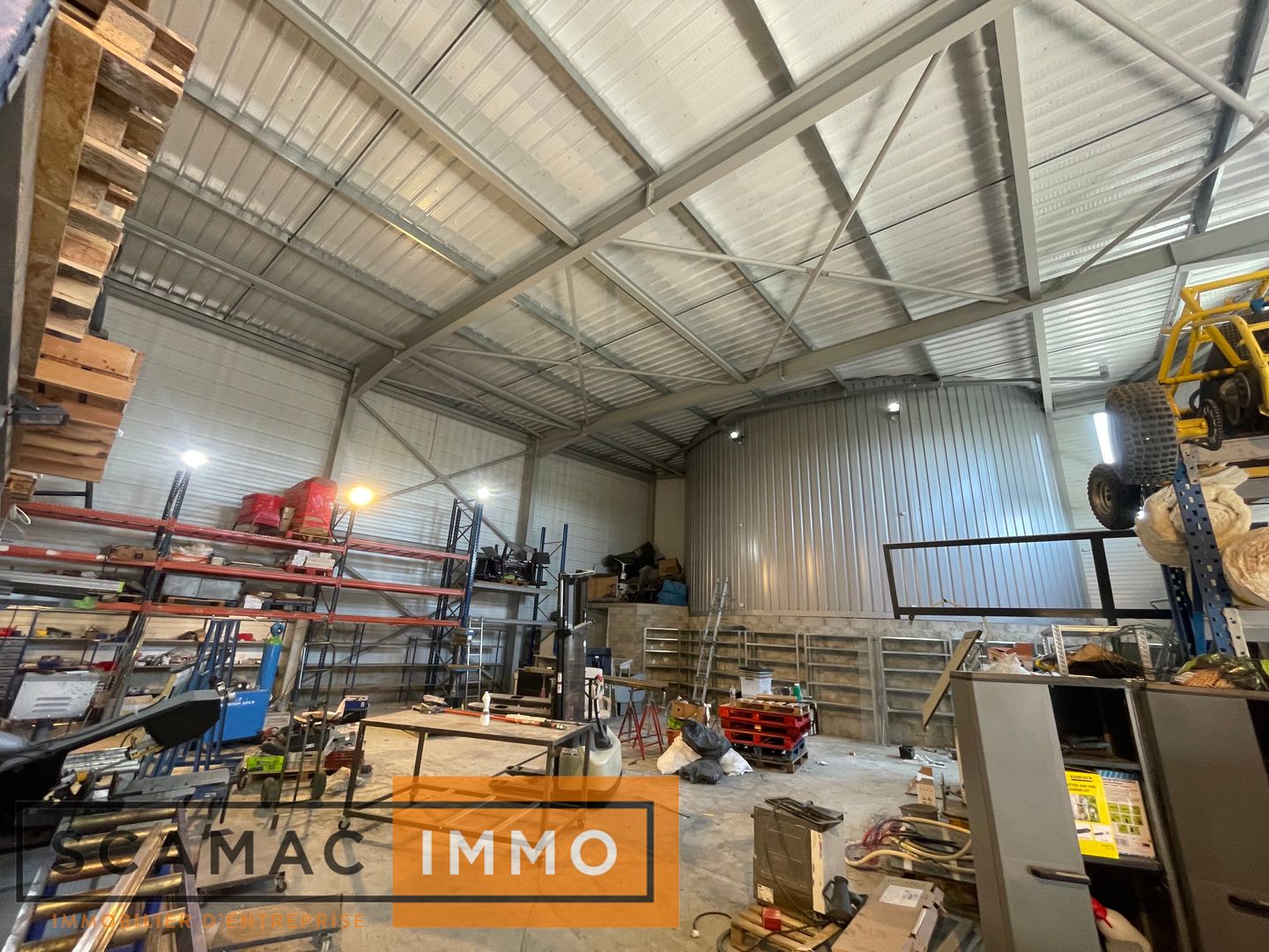 local d'activités de 280m², Saint-Pierre-du-Perray (Essonne)